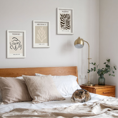 Gallery wall Illustraties van gezichten en bladeren uit de grafische werken van Henri Matisse.