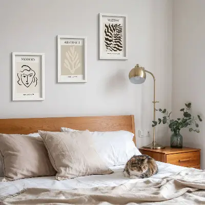 Gallery wall met illustraties van gezichten en bladeren naar de grafische werken van Henri Matisse