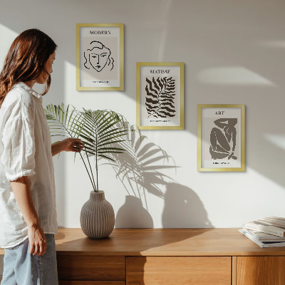 Gallery wall Stijlvolle afbeeldingen met lijnen en figuren in neutrale kleuren.