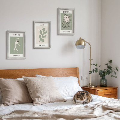 Gallery wall Abstracte figuren en plantmotieven in ingetogen kleuren.