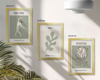 Gallery wall met abstracte figuren en plantmotieven in ingetogen kleuren