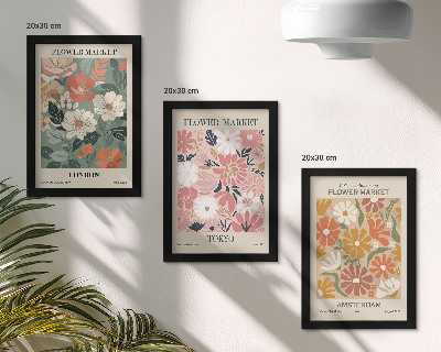Set van ingelijste schilderijen Bloemenpatronen op posters uit Londen, Tokio en Amsterdam.