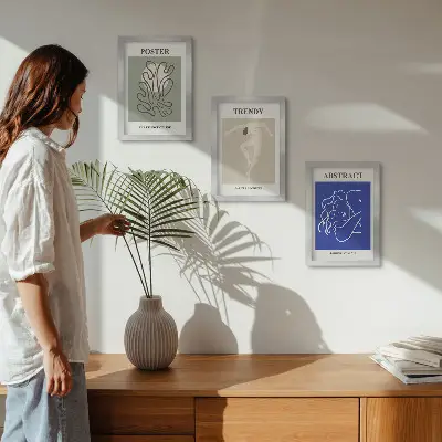 Gallery wall met pastelillustraties van Henri Matisse