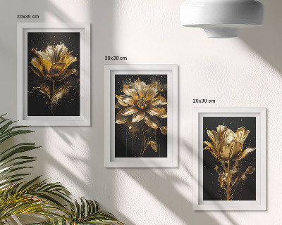Gallery wall Bloemen in verschillende tinten geel op een donkere achtergrond.