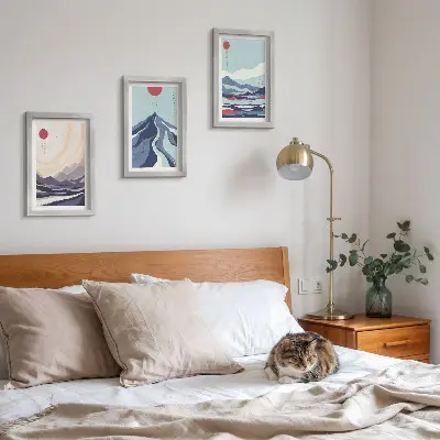 Set van ingelijste schilderijen met abstracte berglandschappen in Japanse stijl