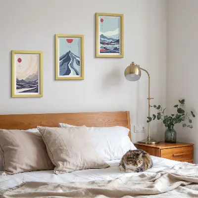 Set van ingelijste schilderijen met abstracte berglandschappen in Japanse stijl