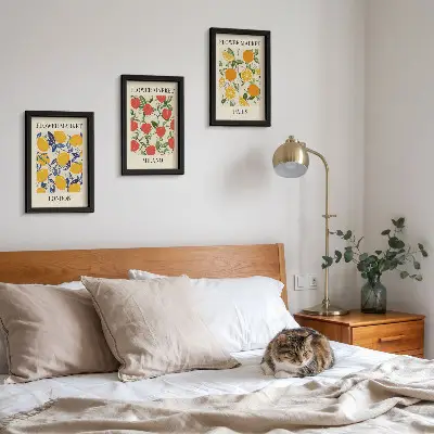 Set van ingelijste schilderijen met bloemenposters in Londen, Milaan en Parijs