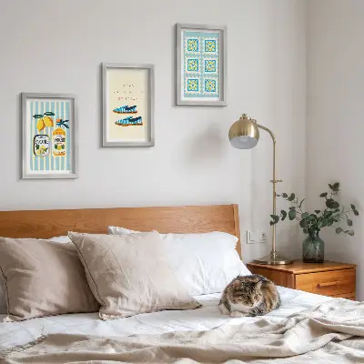 Gallery wall met fruitpatronen en elementen van de Italiaanse cultuur