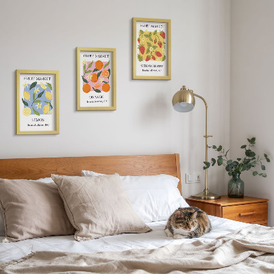 Gallery wall Fruitposters met citroenen, sinaasappels en aardbeien.