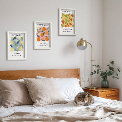 Gallery wall Fruitposters met citroenen, sinaasappels en aardbeien.
