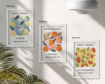 Gallery wall Fruitposters met citroenen, sinaasappels en aardbeien.