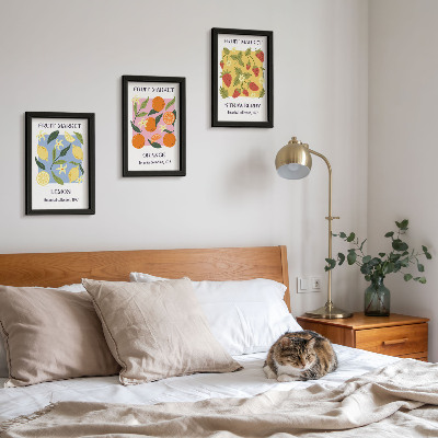Gallery wall Fruitposters met citroenen, sinaasappels en aardbeien.