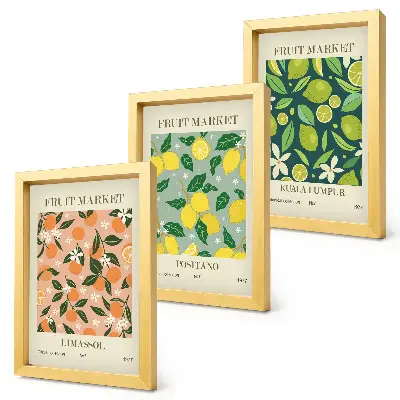Gallery wall met fruitige patronen van citrusvruchten en vintage bloemen