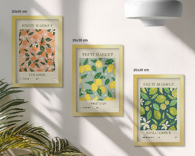 Gallery wall Fruitige patronen met citrusvruchten en vintage bloemen.