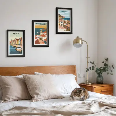 Gallery wall met uitzichten op Europese kust- en havensteden
