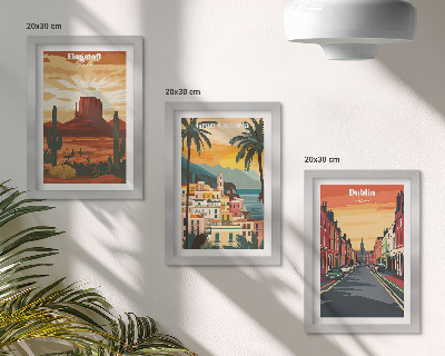 Gallery wall Landschappen van steden en natuur in warme kleuren.