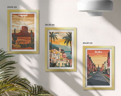 Gallery wall Landschappen van steden en natuur in warme kleuren.