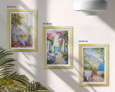 Gallery wall Sfeervolle straatjes met bloeiende planten en uitzicht op zee.