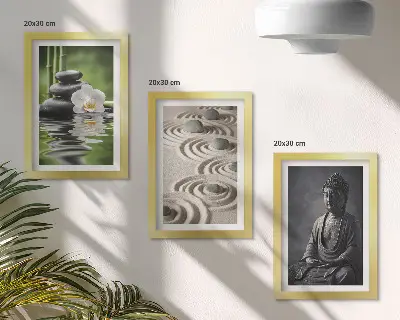Gallery wall met rustgevend uitzicht op een Boeddha, stenen op het strand en bamboe