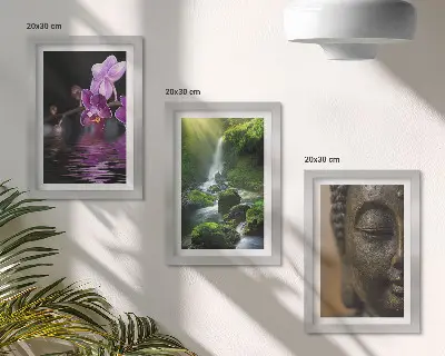 Set ingelijste schilderijen met bloemen in het water, waterval met groene rotsen en een Boeddha