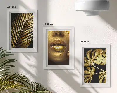 Gallery wall met palmbladeren, een vrouwengezicht en monsterabladeren