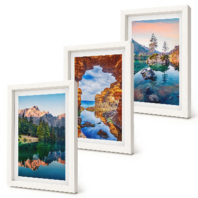 Gallery wall Bergmeren met weerspiegelingen in het water en de rotsen.