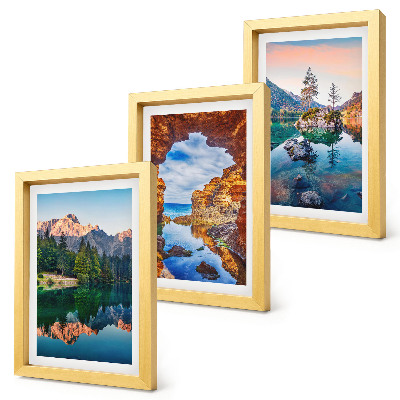 Gallery wall Bergmeren met weerspiegelingen in het water en de rotsen.
