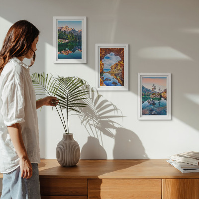 Gallery wall Bergmeren met weerspiegelingen in het water en de rotsen.