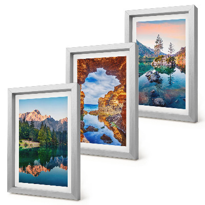 Gallery wall Bergmeren met weerspiegelingen in het water en de rotsen.