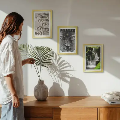 Gallery wall met rustgevende natuur, stenen, waterval en Boeddhabeeld