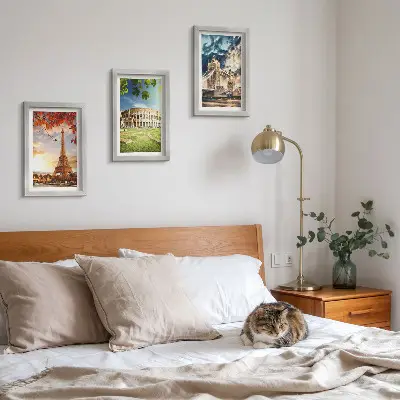 Gallery wall met monumenten van Europa in warme landschapskleuren