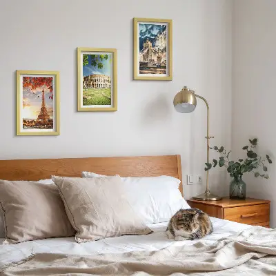 Gallery wall met monumenten van Europa in warme landschapskleuren