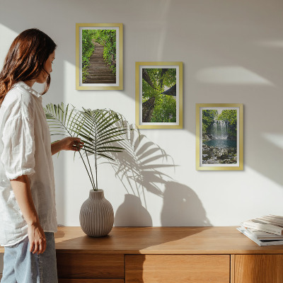 Gallery wall Bospad met waterval en groene vegetatie