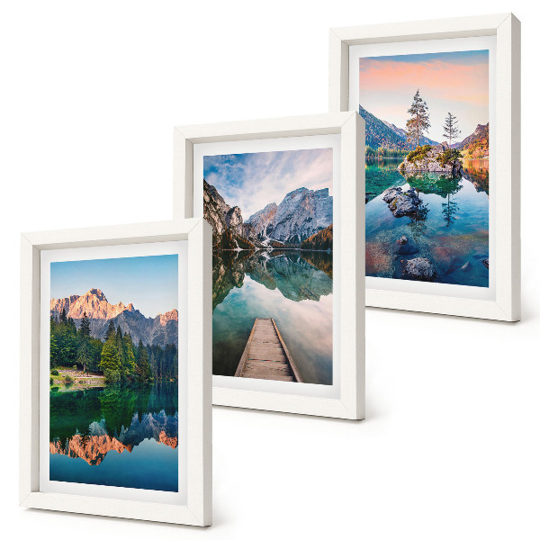 Gallery wall Bergmeren met weerspiegelingen in het water en het bos.