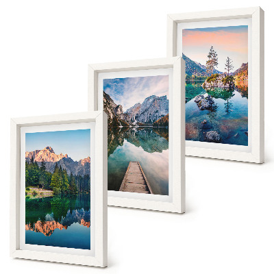 Gallery wall Bergmeren met weerspiegelingen in het water en het bos.
