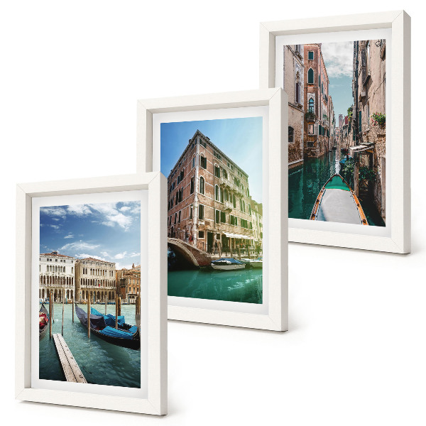 Set van ingelijste schilderijen Uitzichten op Venetië met kanalen en stedelijke architectuur.