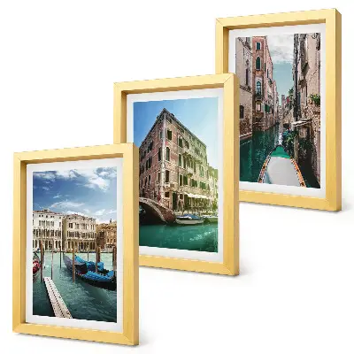 Set van ingelijste schilderijen met uitzichten op Venetië, kanalen en stedelijke architectuur