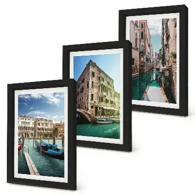 Set van ingelijste schilderijen met uitzichten op Venetië, kanalen en stedelijke architectuur