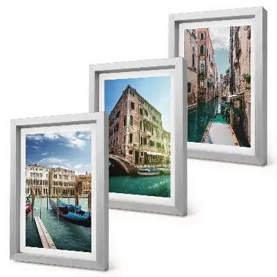 Set van ingelijste schilderijen met uitzichten op Venetië, kanalen en stedelijke architectuur