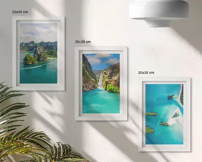 Set ingelijste schilderijen met tropische landschappen van eilanden en turquoise water