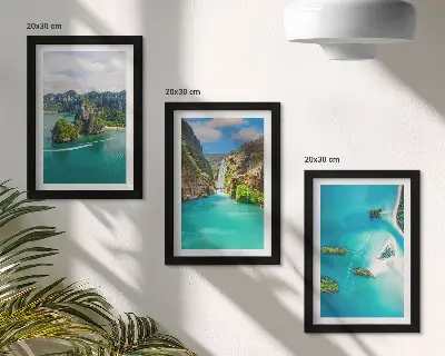 Set ingelijste schilderijen met tropische landschappen van eilanden en turquoise water