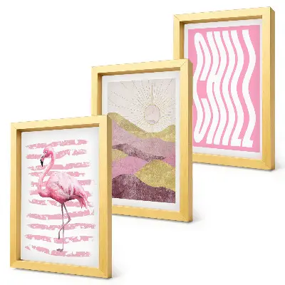 Gallery wall met roze flamingo's, pastel berglandschap en chill-letters