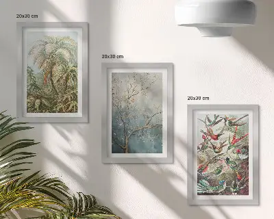 Gallery wall met tropische planten en kleurrijke vogels in de natuur