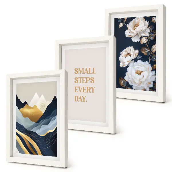 Set ingelijste schilderijen met abstracte bergen, bloemen en inspirerende letters