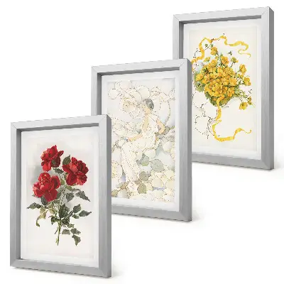 Gallery wall rode rozen, witte figuur en gele bloemen in een vaas