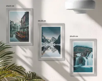 Gallery wall met berglandschappen, een waterval en een meer