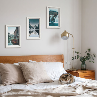 Gallery wall Berglandschappen met een waterval en een meer