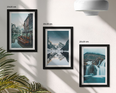 Gallery wall Berglandschappen met een waterval en een meer