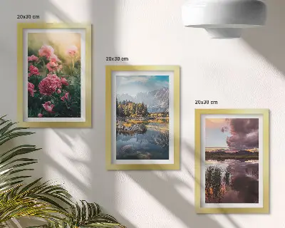 Set ingelijste schilderijen met afbeelding van bloemen in de tuin, bergen en een kalm wateroppervlak