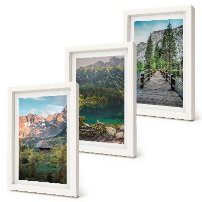 Gallery wall Berglandschap met een meer en een houten steiger.
